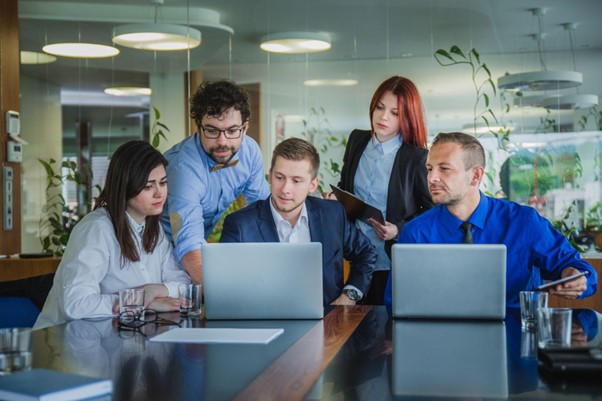 Expense management software for business | Mom Digital 