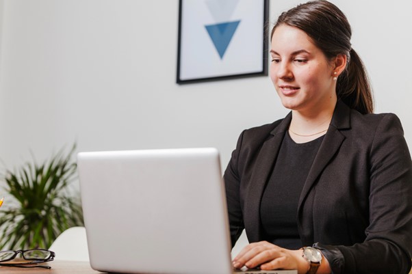 Right HR Software for Your Business | Mom Digital