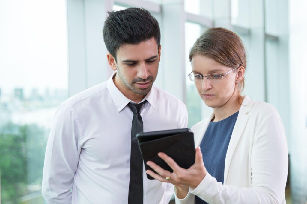 Managing a Global Hybrid Workforce | Mom Digital