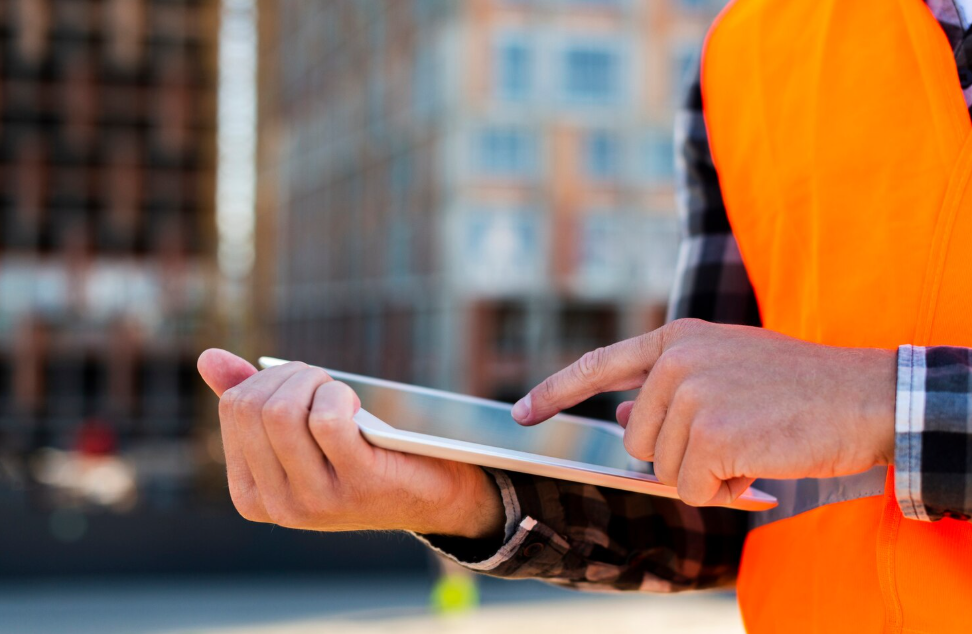 Data-Driven Scheduling for Retail & Hospitality | Mom Digital